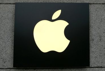 Apple postpones return to office until 2022