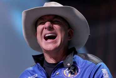 PDF points trigger delay in Blue Origin’s lawsuit towards U.S., SpaceX
