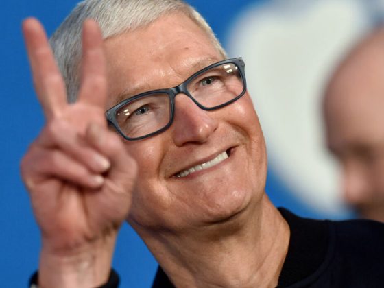 Apple’s Tim Cook dinner simply made 5 million