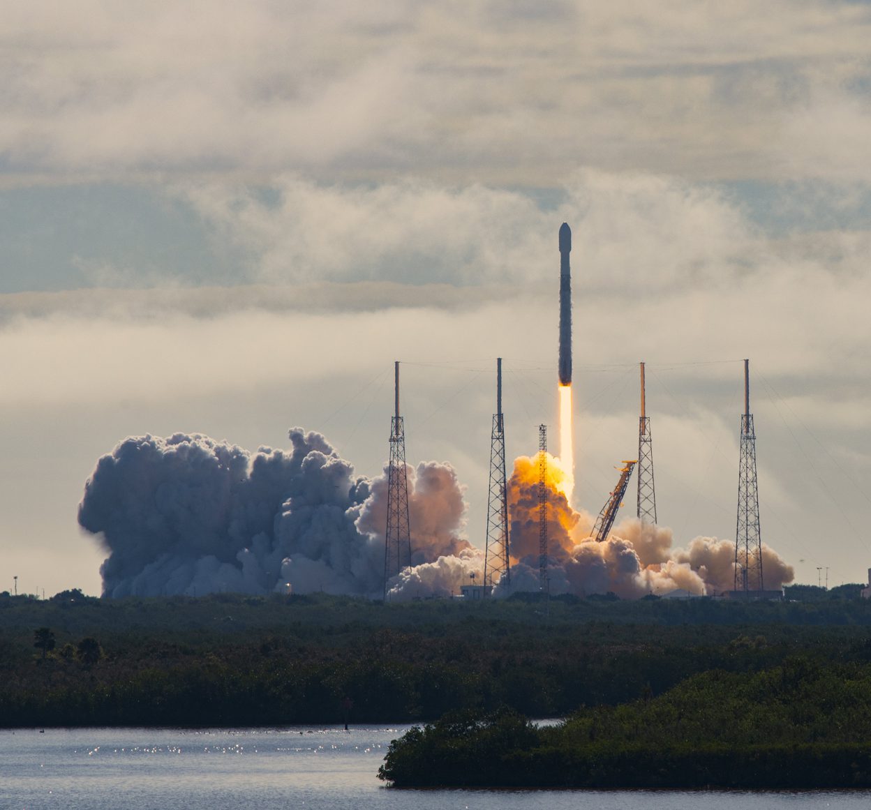 SpaceX achieves unbelievable feat of three launches in 36 hours SpaceX achieves unbelievable feat of three launches in 36 hours