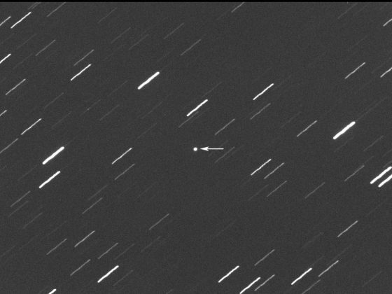 Astronomer captures picture of the massive mile-wide asteroid (safely) passing Earth